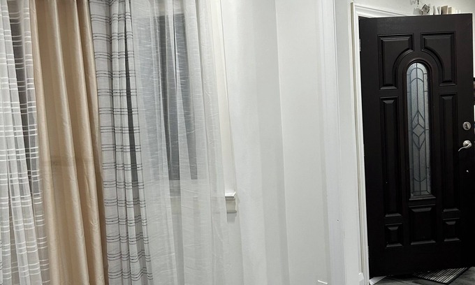 Durham Region Casa | Fantastic Bungalow just by 401, Oshawa Shopping Centre Mall and Tech University.