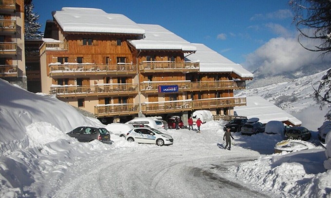Bellentre Apartamento | Fantástico apartamento estilo chalet con capacidad para 9 personas con impresionantes vistas a la montaña