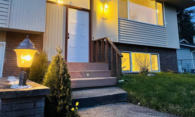 Silver Lake Casa | Fantastic cheerful 3BR 2 Bath family residential in Everett