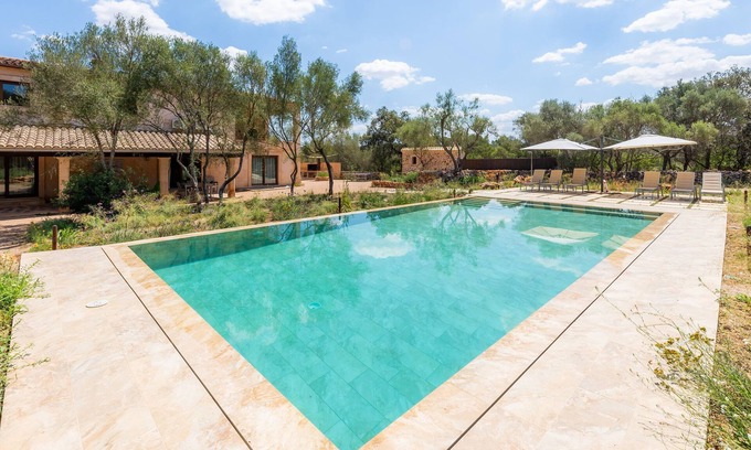 Costitx Villa | Fantástica casa Can Madís con piscina, jardín, terraza y vista a la montaña; Aparcamiento disponible