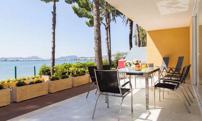 Puerto de Pollensa Apartamento | Bonito apartamento en primera línea de mar, en el Puerto Pollensa,Mallorca