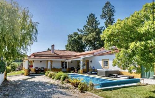 Alcobaca Casa | Fantastic house swimmingpool jacuzzi horses
