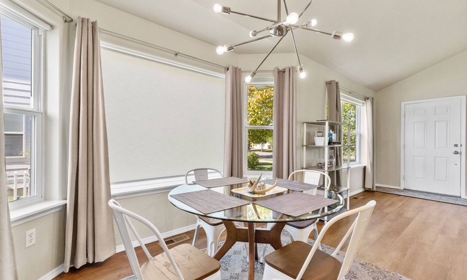 Bozeman Casa | Fantastic! Immaculate 2BR, 1BA house, garage, open space