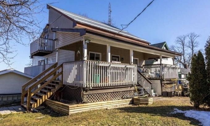 Scugog Cabaña | WATERFRONT COTTAGE GETAWAY BEAUTIFUL SCENIC VIEWS AND SUNSETS ON THE LAKE