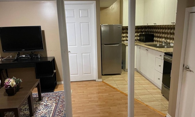 Meadowvale Village Casa | Fantastic Location - All amenities near by - 2 bed/ 1bath - fridge, full kitchen