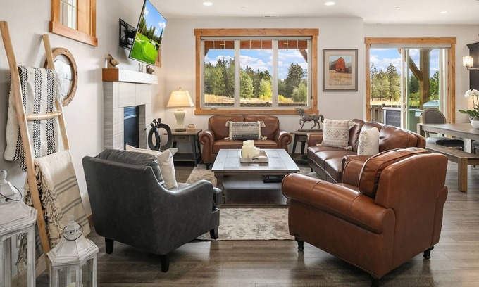 Cle Elum Casa | Fantastic location on the driving range! Four Masters*Hot Tub*Walk to the Spa