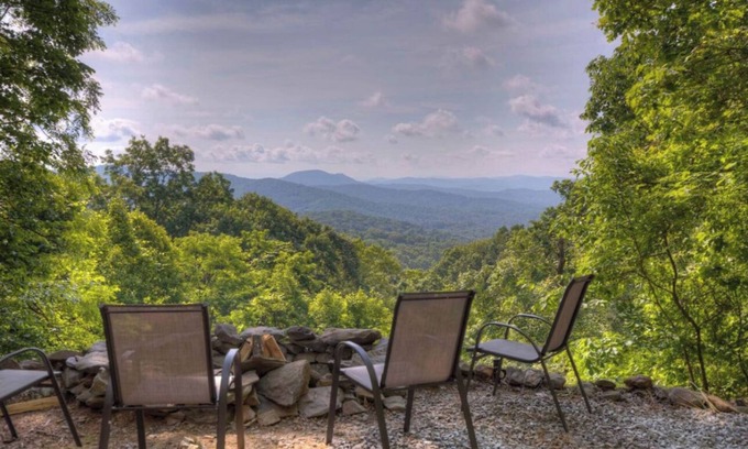 Unaka Cabina | Fantastic long range Mountain Views and sunrises.