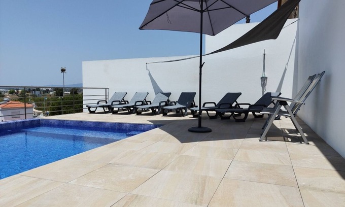 Lagoa Villa | Fantástica villa, moderna con piscina privada y con una vista espectacular sobre el río