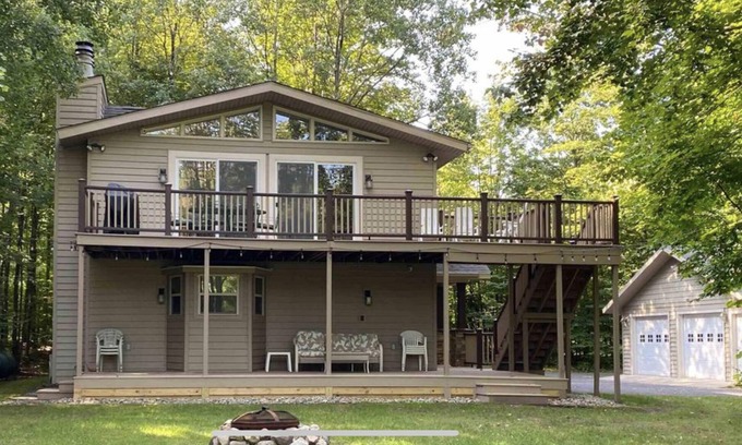 Mancelona Chalet De Esquí | Fantastic NEW Schuss Mountain location for a Pure Michigan get-away!