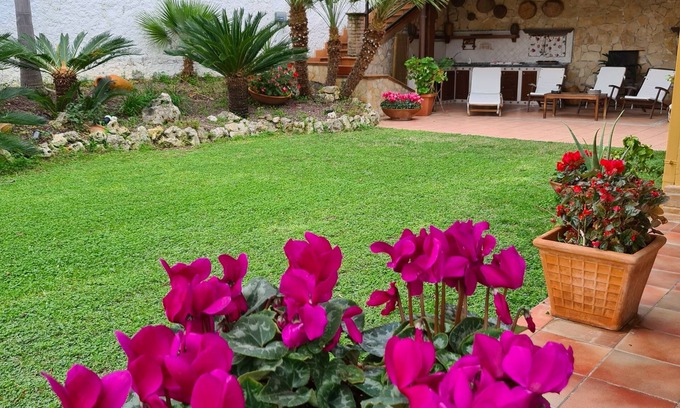Formia Villa | Impresionante Villa Panorámica Frente al Mar para una Estancia Inolvidable