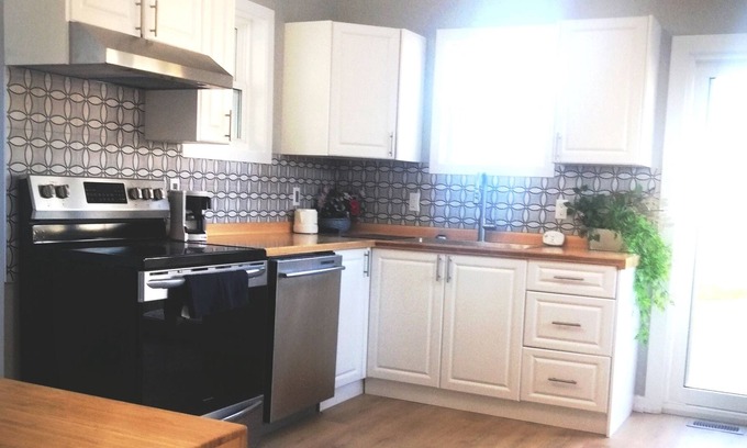 Fort Erie Casa | Fantastic renovated whole house near the border