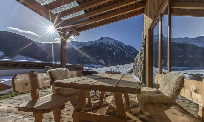Valle di Casies Chalet De Esquí | Fantástica ubicación aislada, adecuada para parejas, perros permitidos, bienestar en el chalet