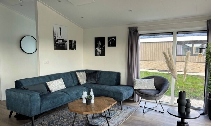Kampen Chalet De Esquí | Fantastic vacation chalet on the water - family-friendly with fencing!