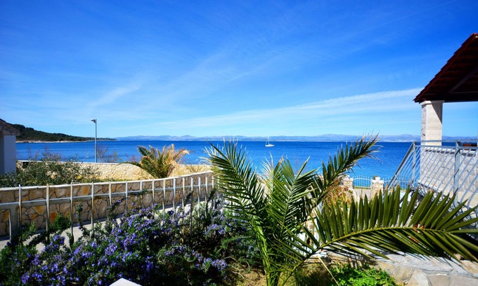 Stomorska Apartamento | Fantásticamente hermoso apartamento en el mar con un balcón