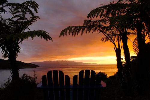 Tryphena Casa | Fantasy Island - private seaview cabins