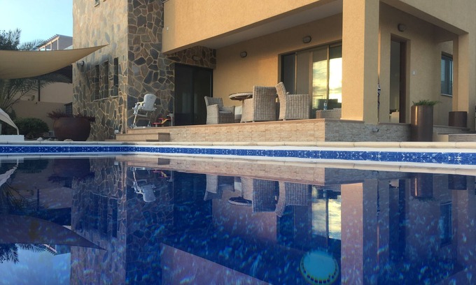 Pissouri Villa | Fantástica vista panorámica al mar. Gran piscina privada, jardín paisajístico. Wi-Fi gratis