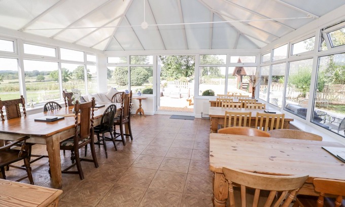 Little Haywood Cabaña | Far Coley Farm and Kilnhurst Log Cabin