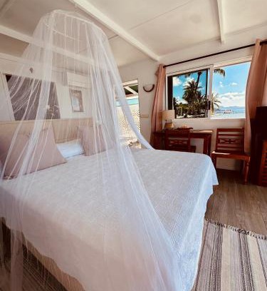 Teahupoo Casa | Fare Iriatai