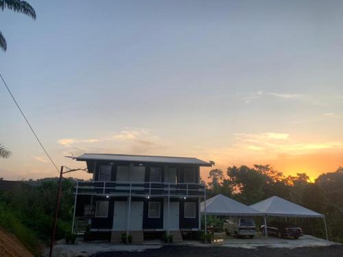 Behrang Ulu Casa | Farhani Cabin Stay