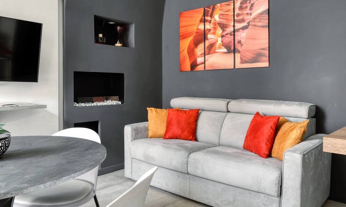 La Fontana Apartamento | Farini 74 Design Apartment – Metro M3, WiFi, AC