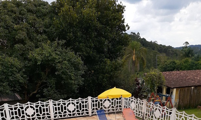 Terra Preta Casa | Granja - 40 minutos de S. P. - Piscina y barbacoa - Capacidad de hasta 16 personas.