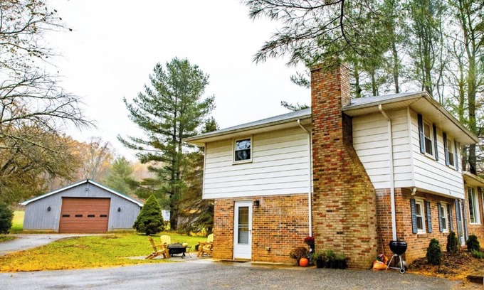 Baldwin Casa | Farm House Gateway!