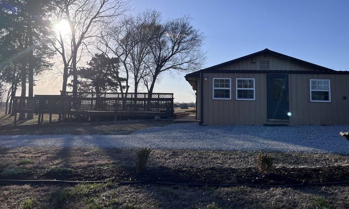 Deepwater Casa | Farm House on 30 acres by Truman Lake, Clinton Missouri, and Bucksaw Marina