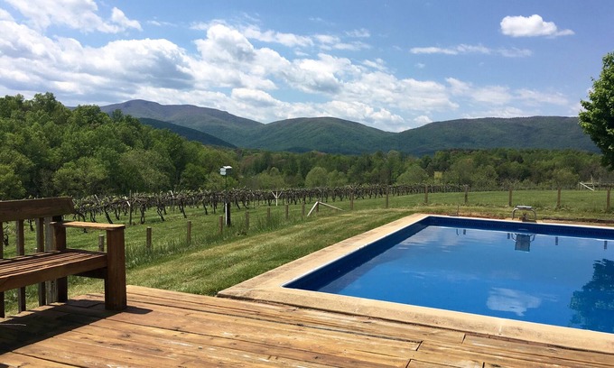 Afton Otro | Casa rural en viñedo de trabajo cerca de las montañas Blue Ridge, Charlottesville