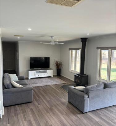 Yarrawonga Casa | Farm Stay 5 minutes from town