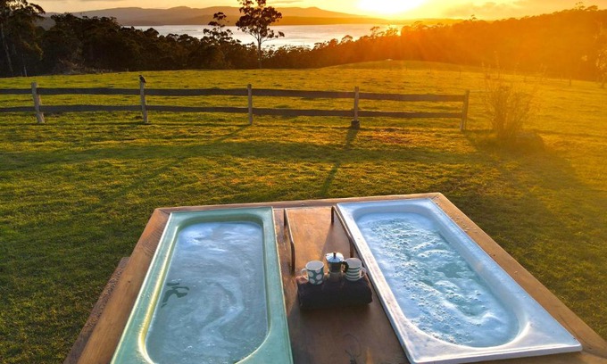 Mallacoota Casa | Farm Stay & Iconic Water Views - 32 Zachary Drive