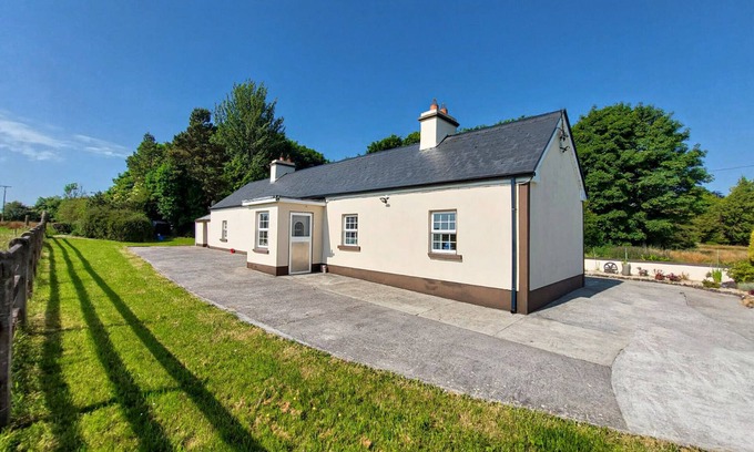 Frenchpark Casa | Farm View Cottage Castlerea