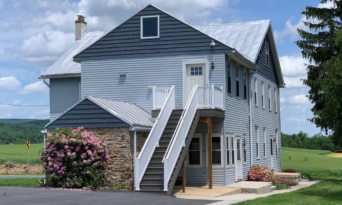 Jonestown Casa | Farm View -- perfect for families