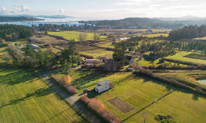 Saanichton Casa | Farm Vista Guesthouse