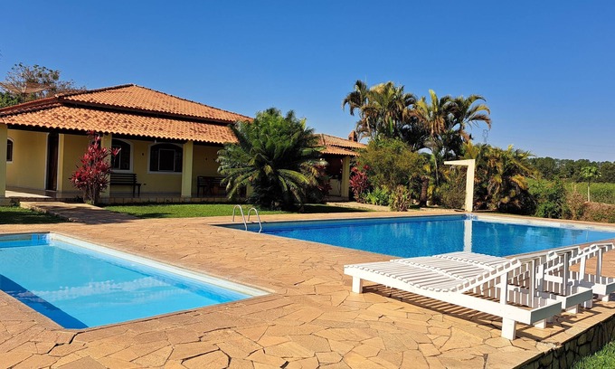 Porto Feliz Alquiler De RV | Farm with 10 rooms. Leisure area. 3 swimming pools. With wifi. Rural region in Porto Feliz