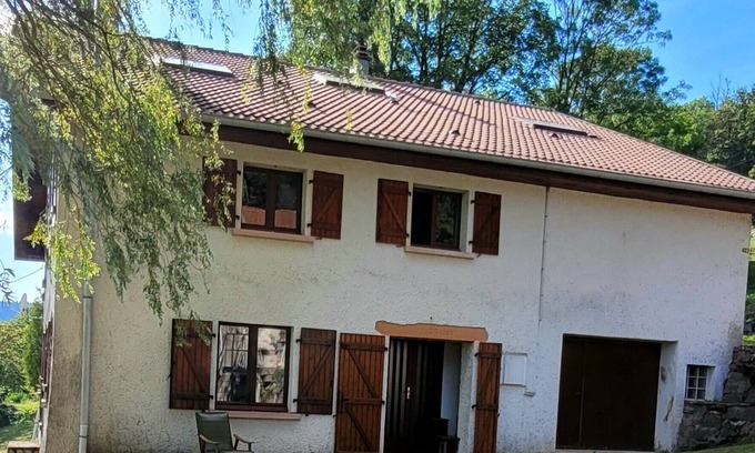 Saulxures-sur-Moselotte Otro | Farmhouse in a green mountain setting. Pets welcome!