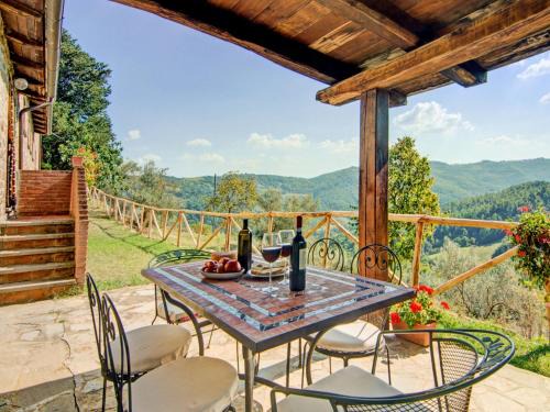 Monte Santa Maria Tiberina Casa | Farmhouse in Monte Santa Maria Tiberina with garden
