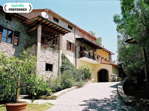 Monte Santa Maria Tiberina Casa | Farmhouse in Umbria near Palazzo Bourbon