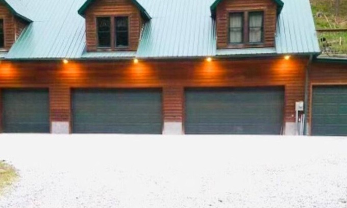 Yawkey Apartamento | Farmhouse Apartment near Ivy BranchTrails