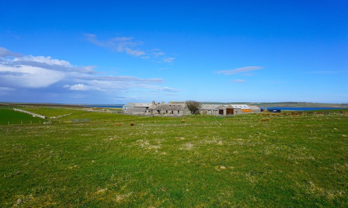 Toab Otro | Farm cottage by the water