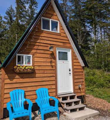 Brew Bay Casa | Farmhouse cabin on 33 acre farm