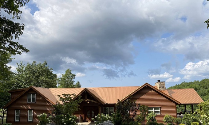 Tracy City Otro | Farmhouse/Cabin