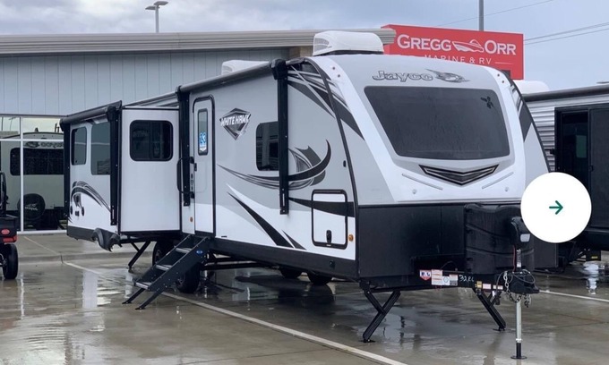 Perrytown Casa | Farmhouse Camper For Rent