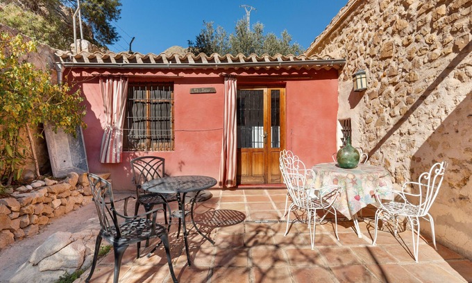 Ojos Otro | Casa rural 'Casica De Perintín' con vistas a la montaña, terraza privada y Wi-Fi
