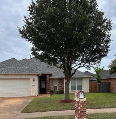 College Station Casa | Farmhouse Charm