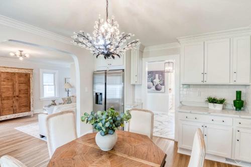 University Heights Casa | Farmhouse Fresh 4BR Retreat
