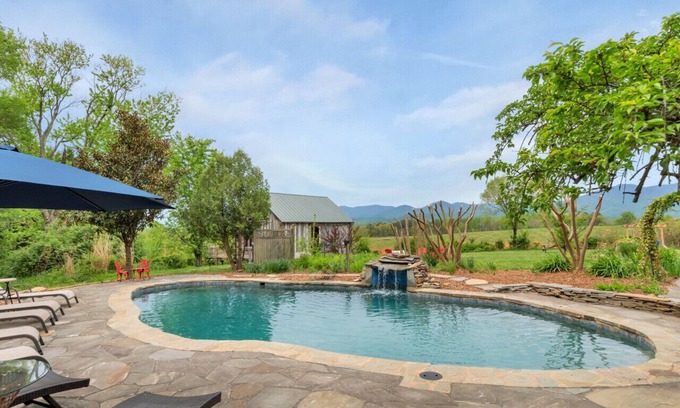 Nelson Casa | Farmhouse getaway for family vacations and friend retreats - heated pool, amazing views, close to wineries/breweries