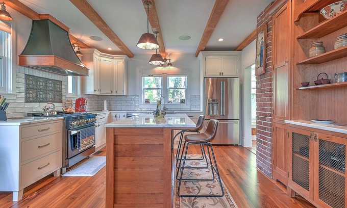 Abingdon Casa | Farmhouse great location.