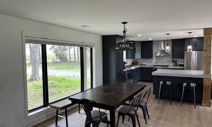 Howell Casa | Farmhouse in McCrory, Arkansas on 5 acres is a cozy retreat. Witness the Eclipse