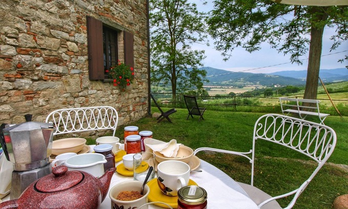 Umbertide Otro | Casa rural en Umbría con vistas al jardín