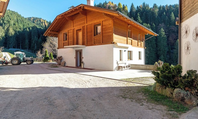 Lauregno Otro | Granja 'Innerjerberhof Sunnseit' con vistas a la montaña, terraza compartida y Wi-Fi
